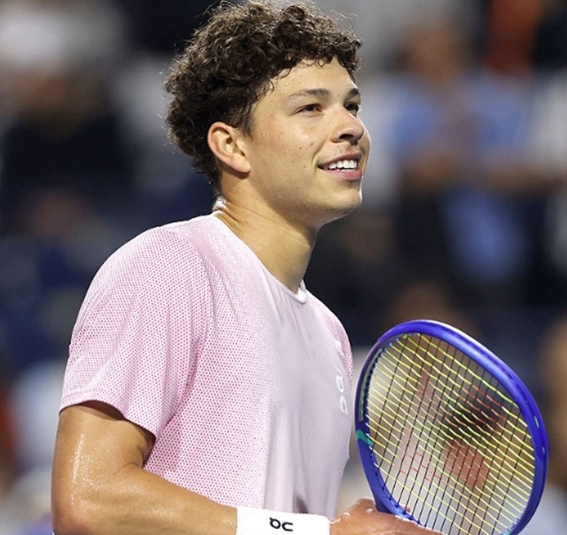是WTA, 抢七大战, 美国新星谢