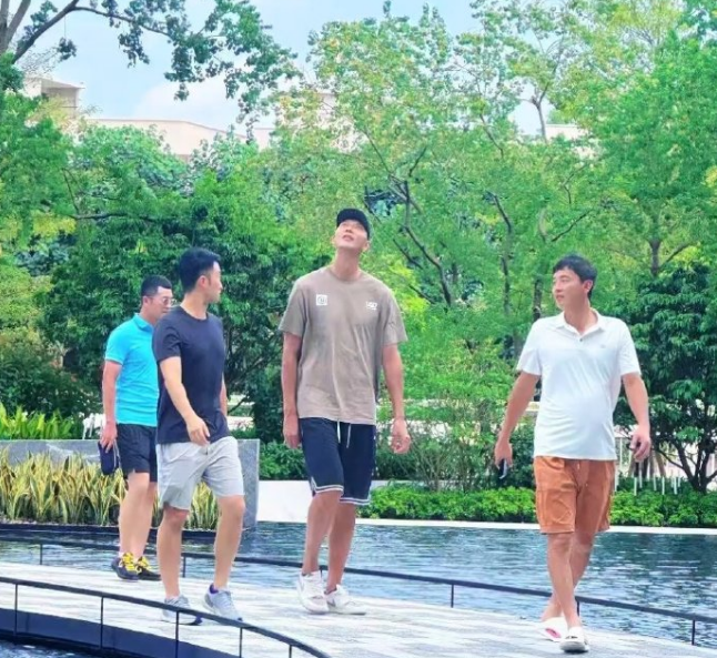 及团队, 月份央视准